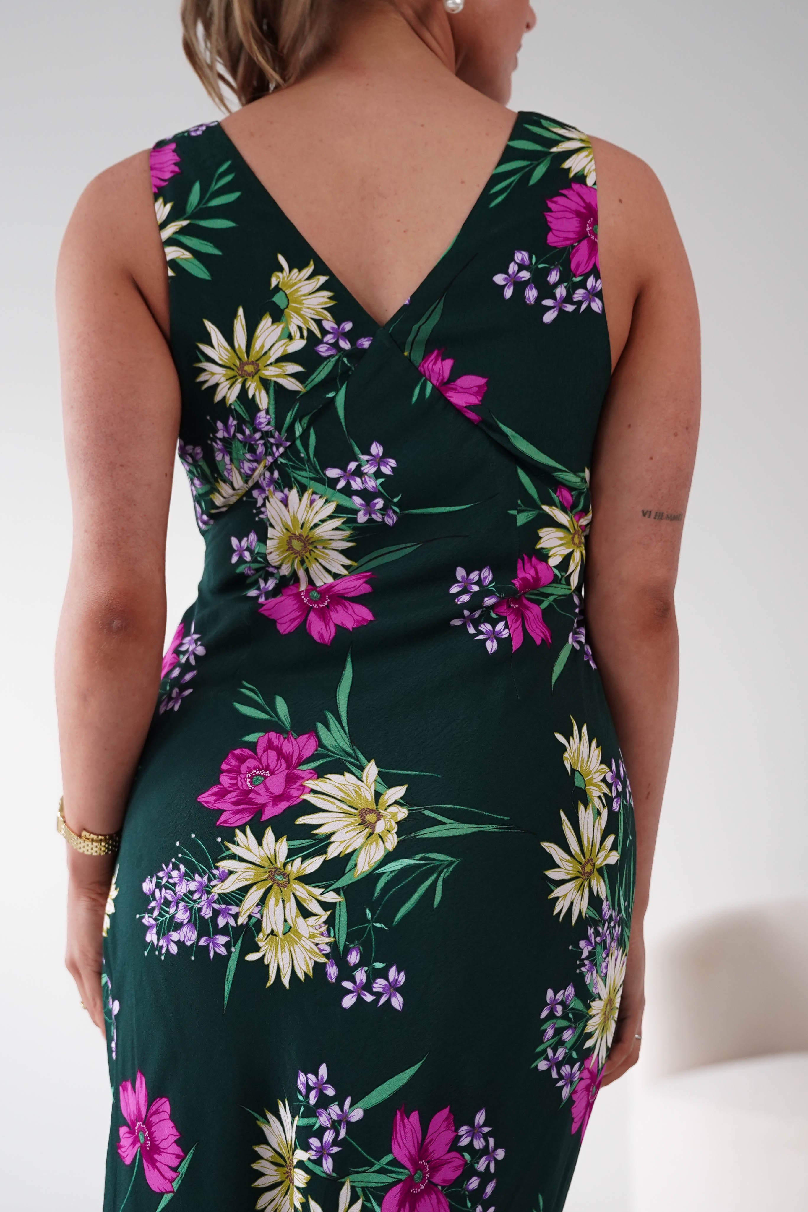 Oh Hello Clothing Women > Clothing > Dresses 1*DONE -DRESSFORUM-FD12140-Floral V-Neck Midi Dress GREEN