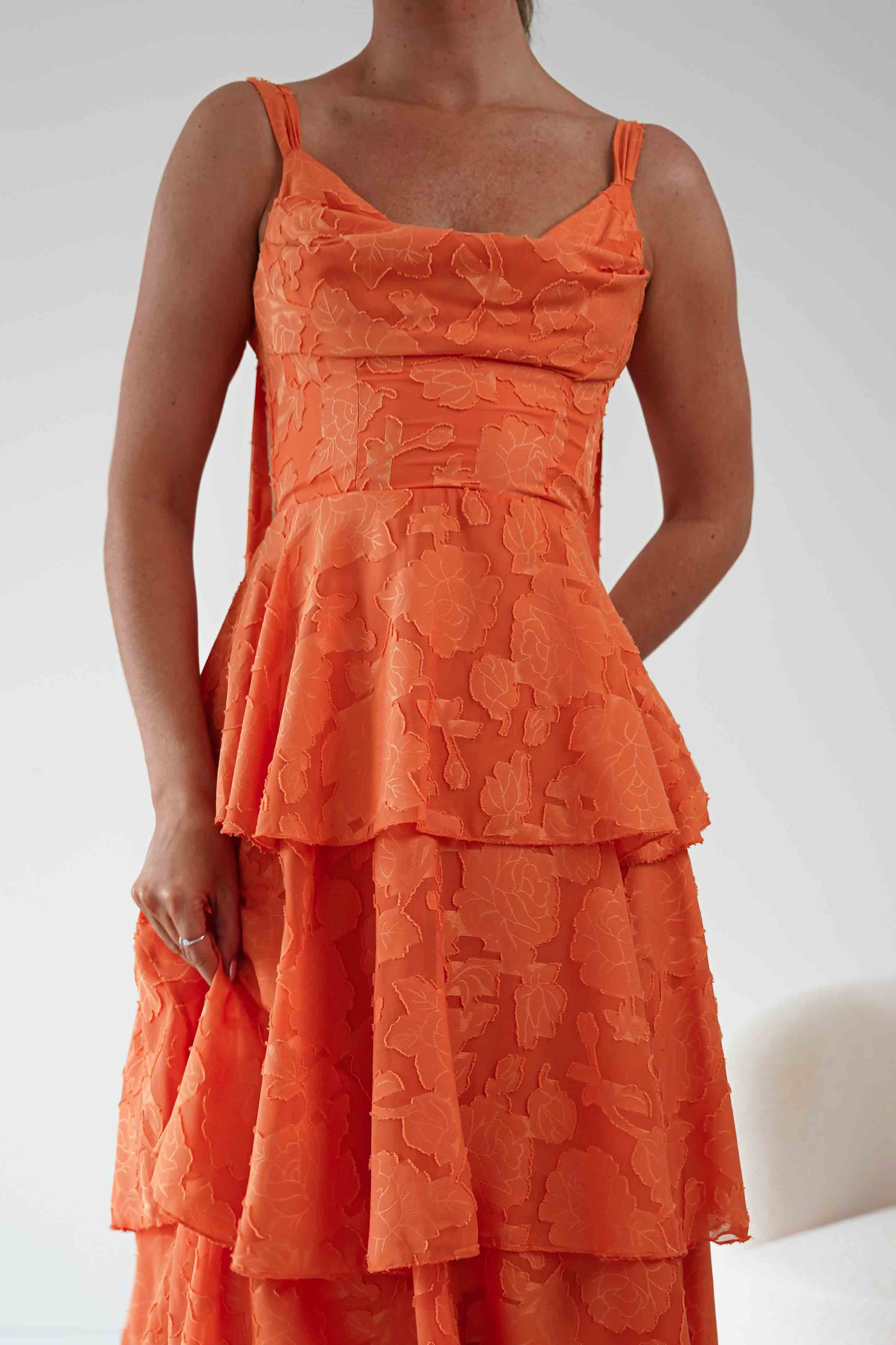 1*DONE*SHAREEN-MD08394-4- ORANGES geblümtes Jacquard Stufen Maxikleid