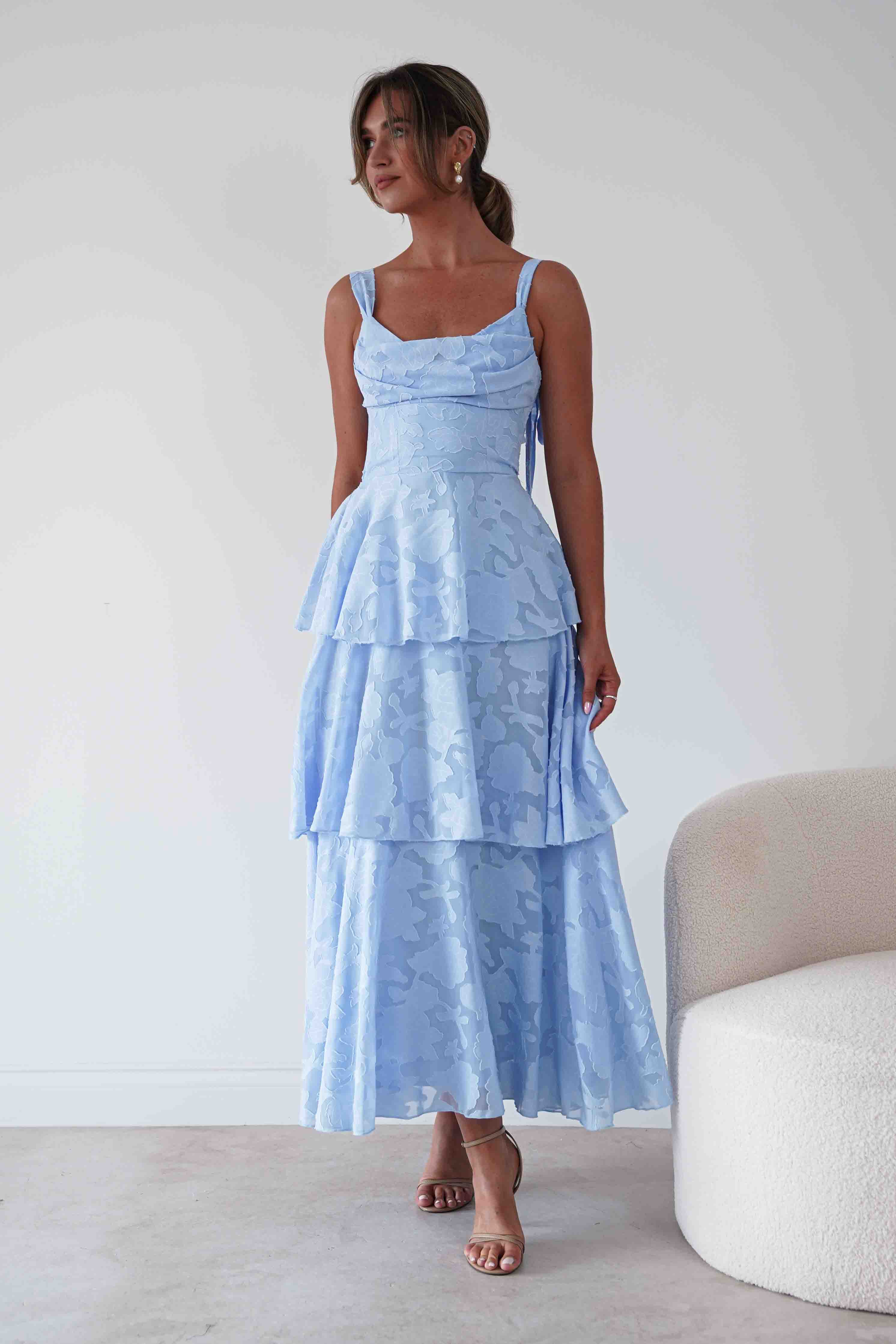 1*DONE*SHAREEN-MD08394-1Florales Jacquard-Maxikleid mit Stufen | blau(Kopie) (Kopie)