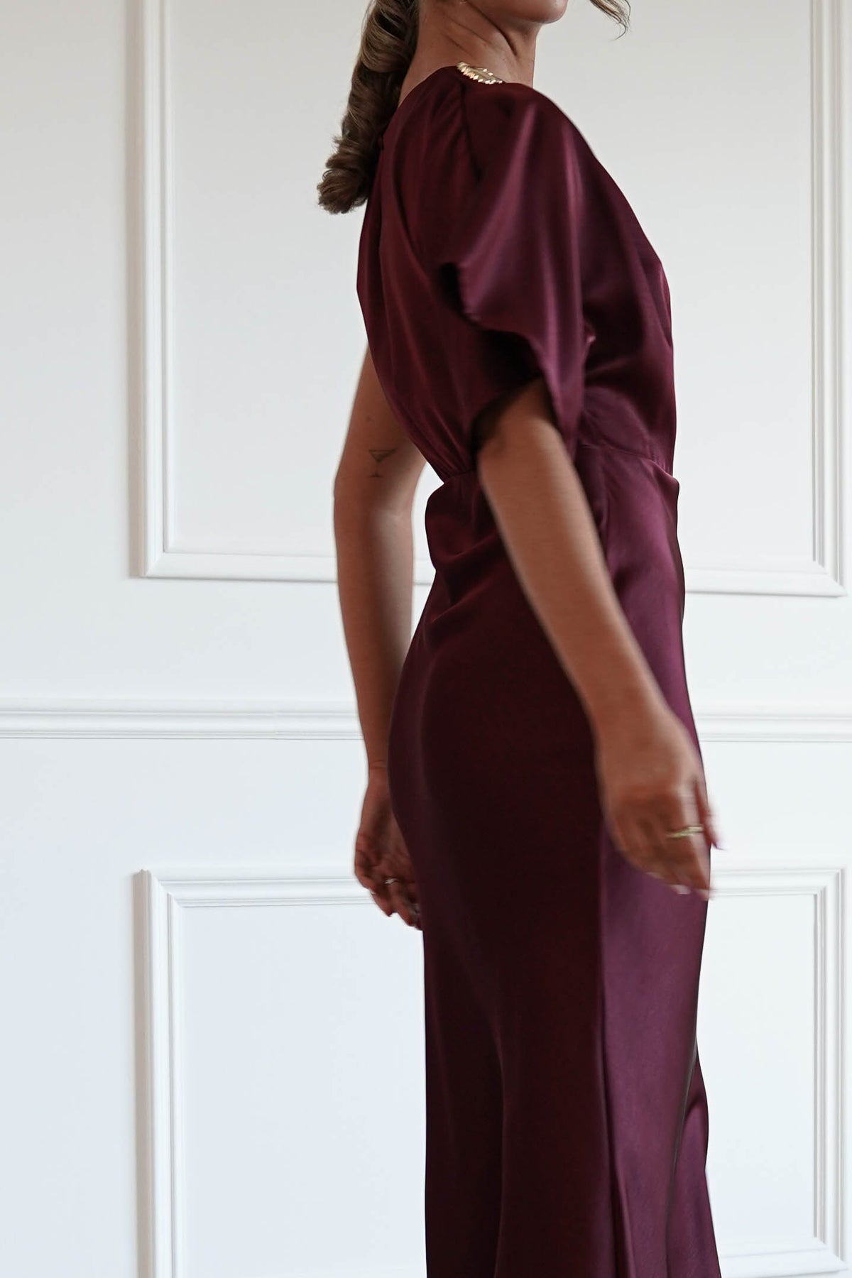 Cherry One Shoulder Satin Dress in Wine