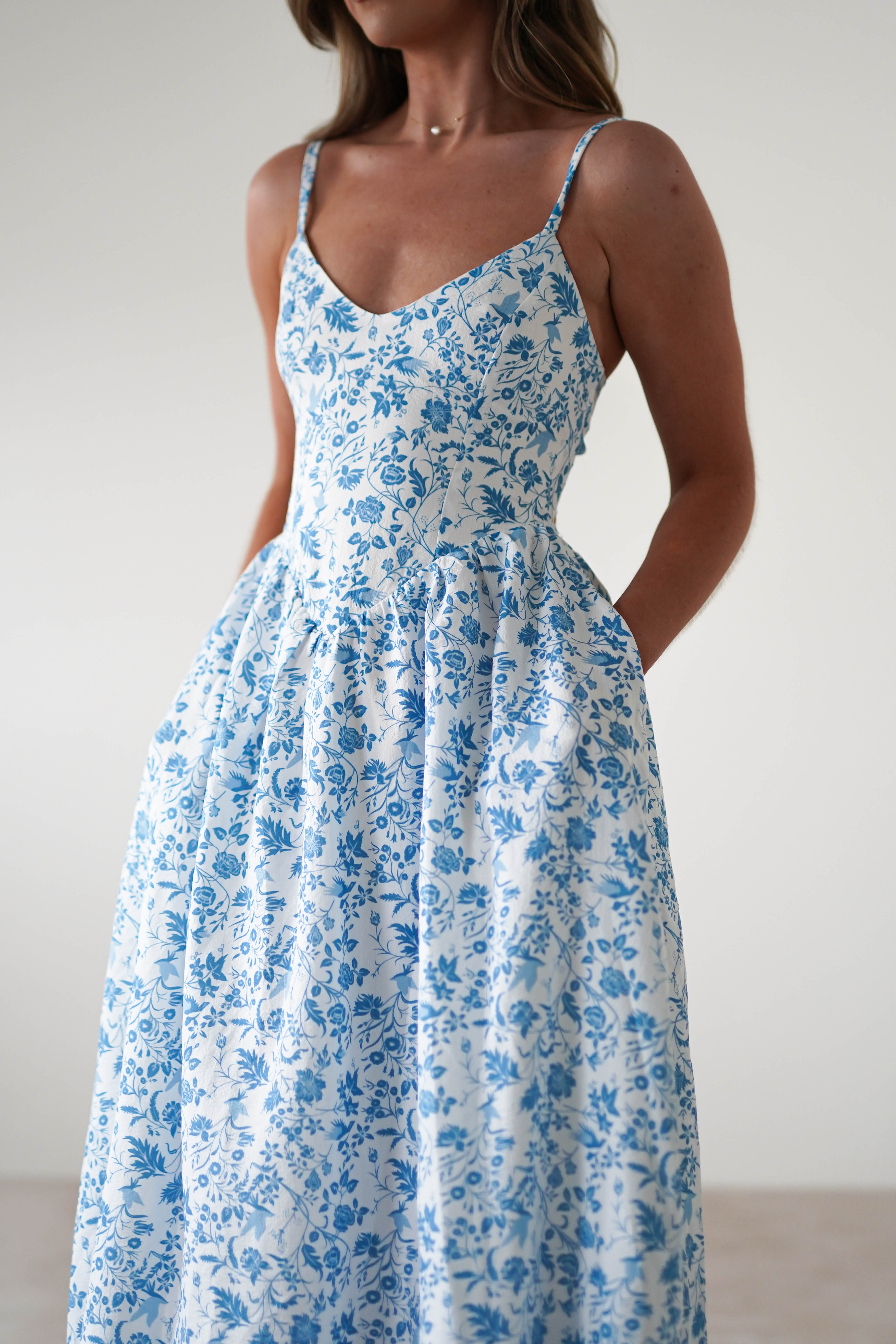 Carolyn Floral Print Maxi Dress | Blue/White | Oh Hello Clothing | XS (6)