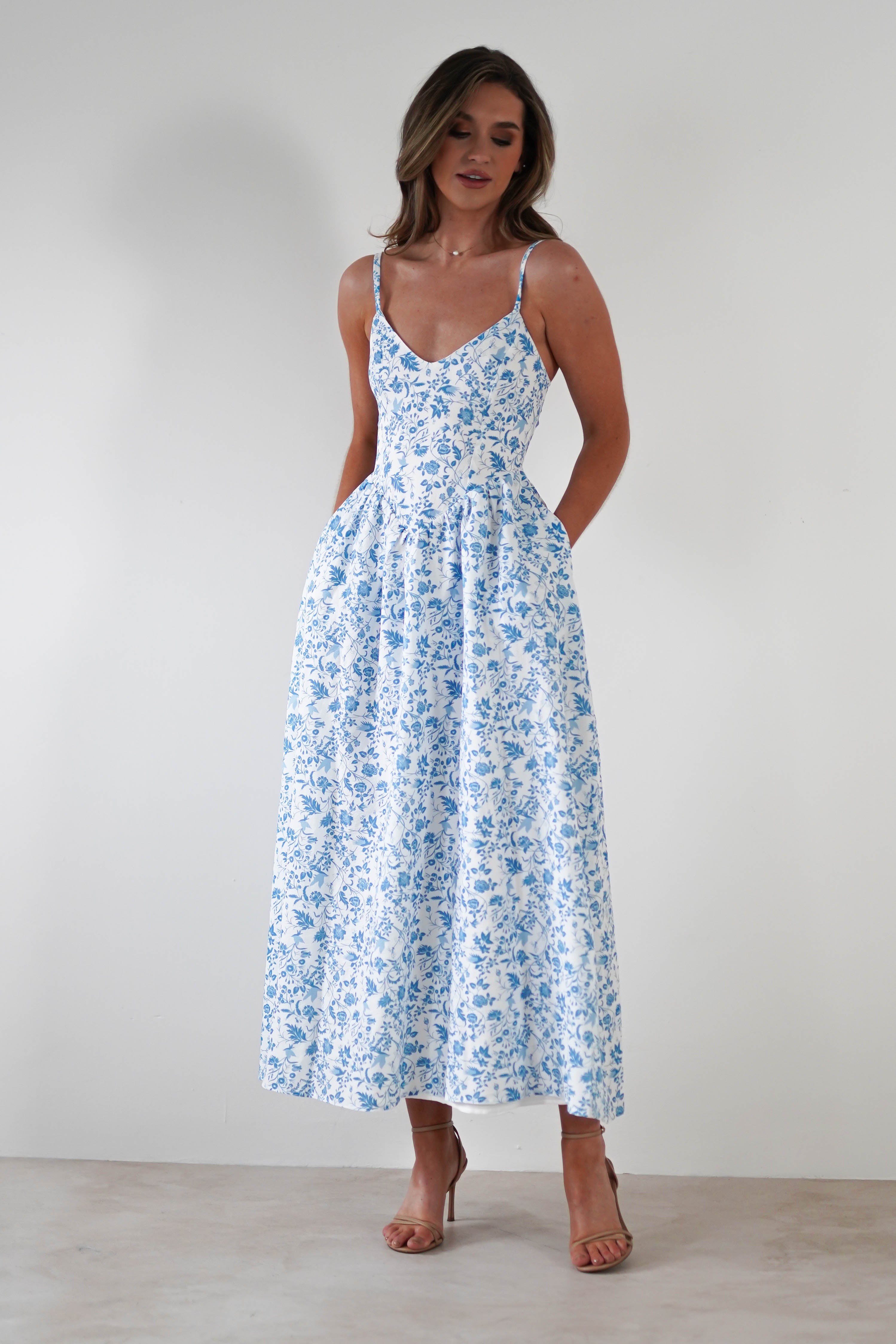 Carolyn Floral Print Maxi Dress | Blue/White | Oh Hello Clothing | XS (6)