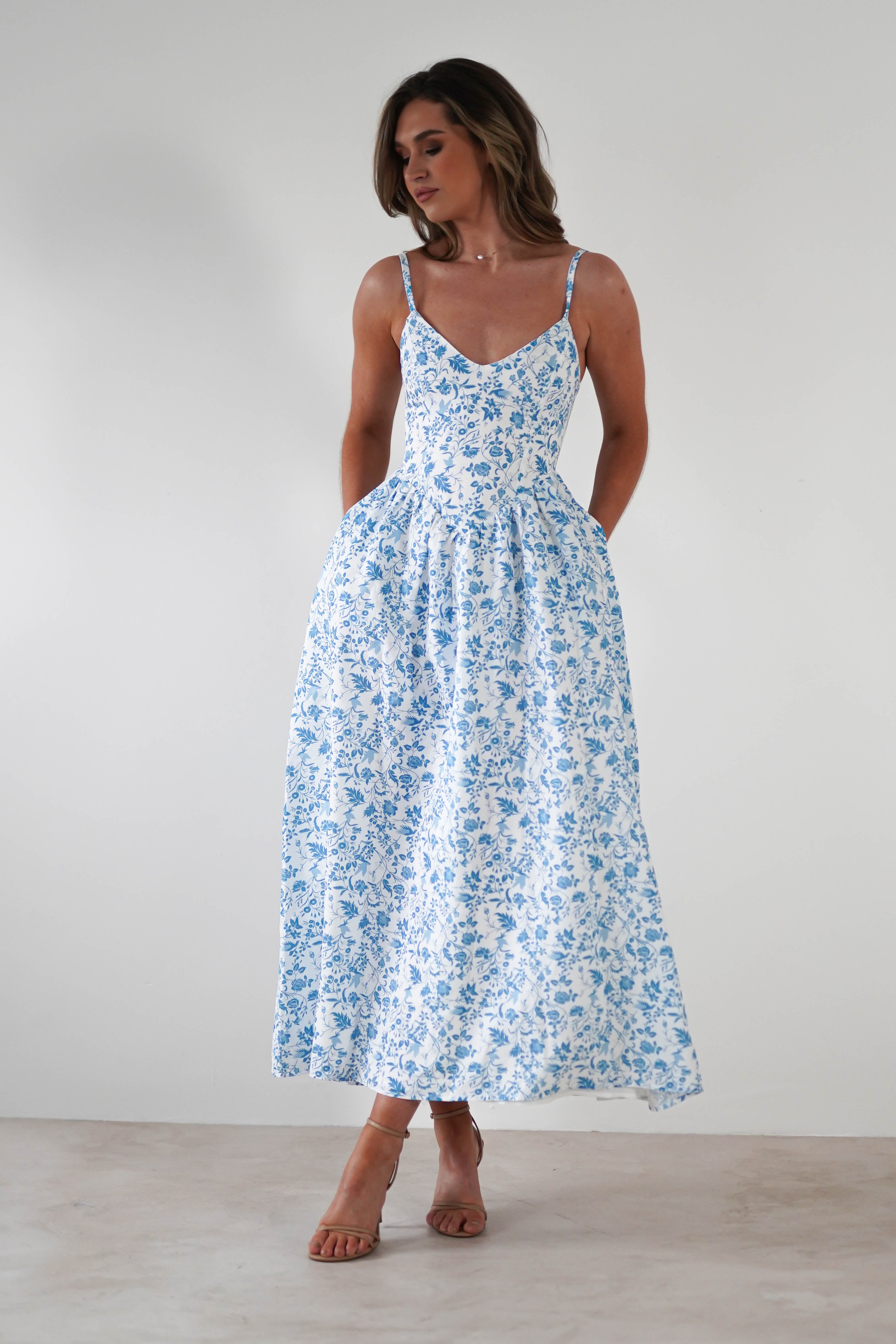 Carolyn Floral Print Maxi Dress | Blue/White | Oh Hello Clothing | XS (6)
