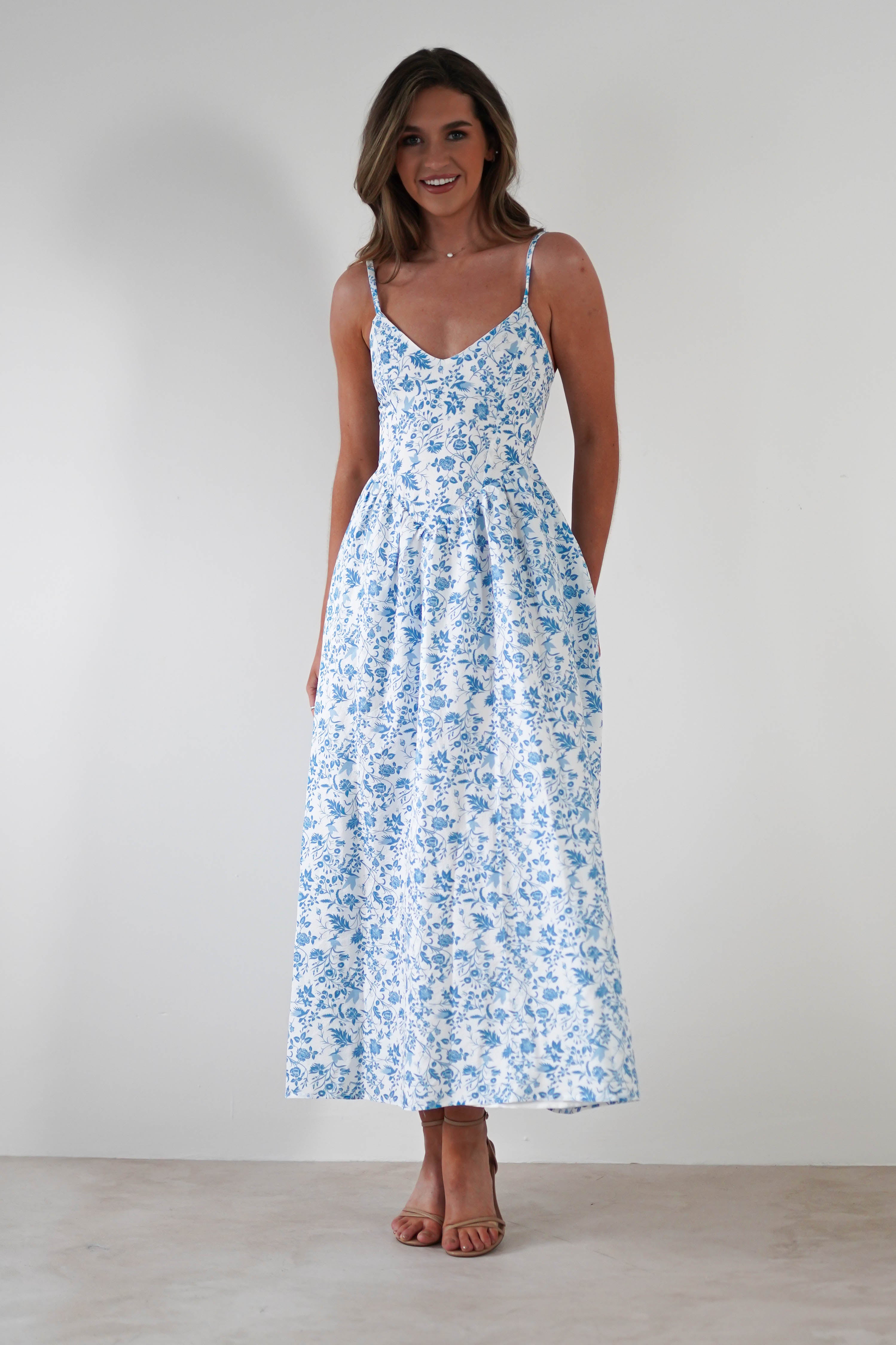 Carolyn Floral Print Maxi Dress | Blue/White | Oh Hello Clothing | XS (6)
