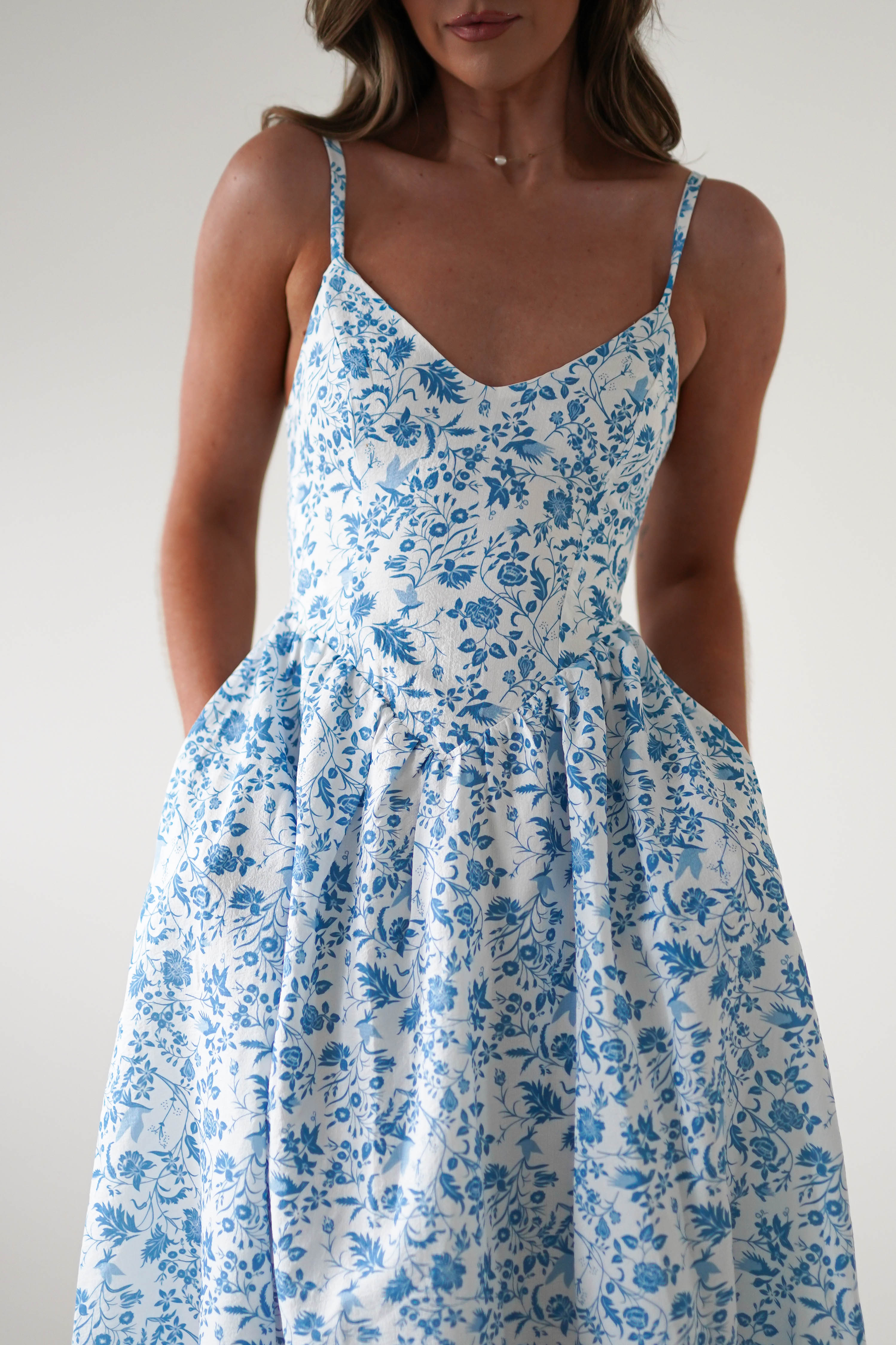 Carolyn Floral Print Maxi Dress | Blue/White | Oh Hello Clothing | XS (6)