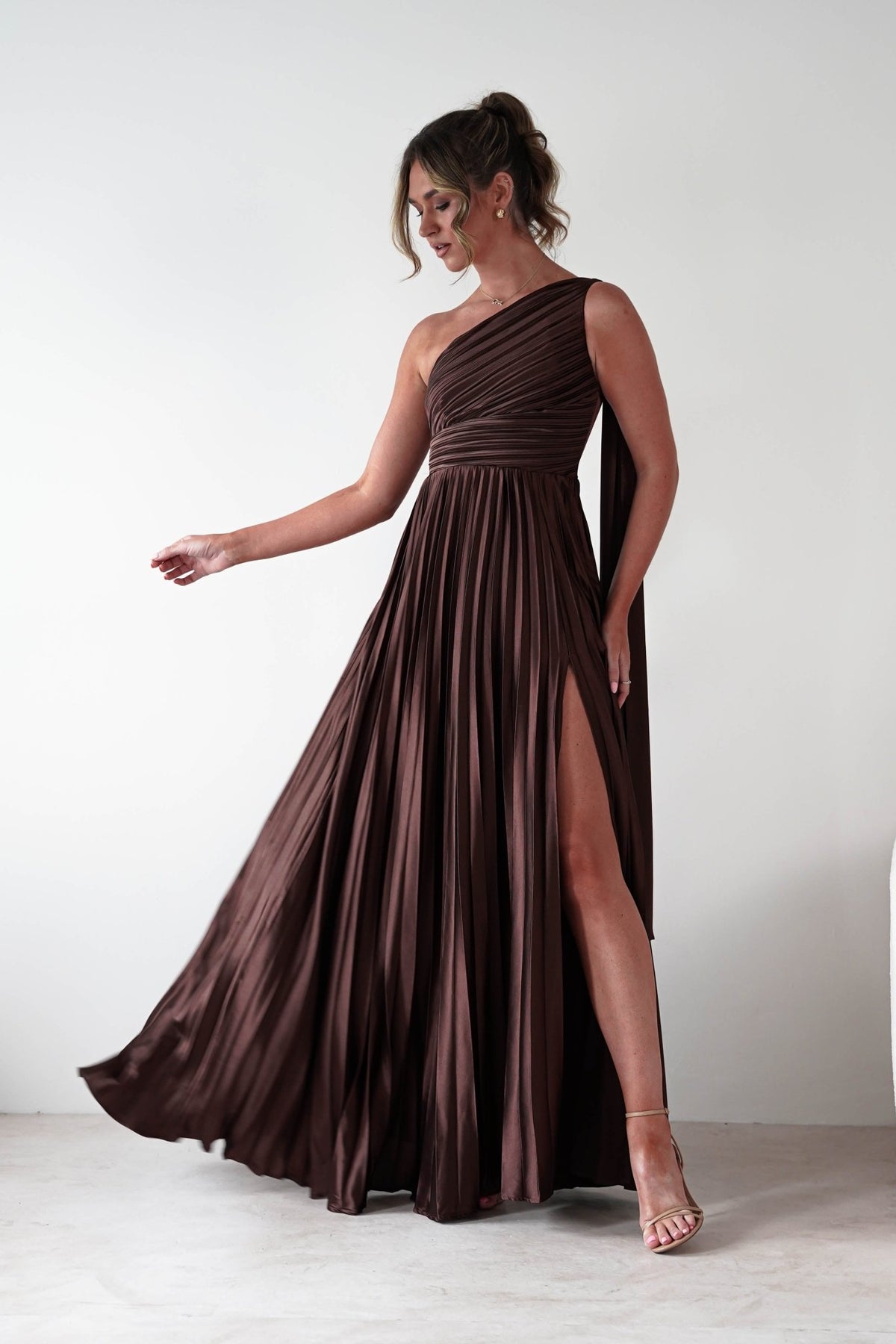 brown wedding guest dress Jianna Peated Maxi Size:EU 44 / US 10.5-11 Finally, a healthy Say strapless bridal gown Hips 47 (120 cm)
