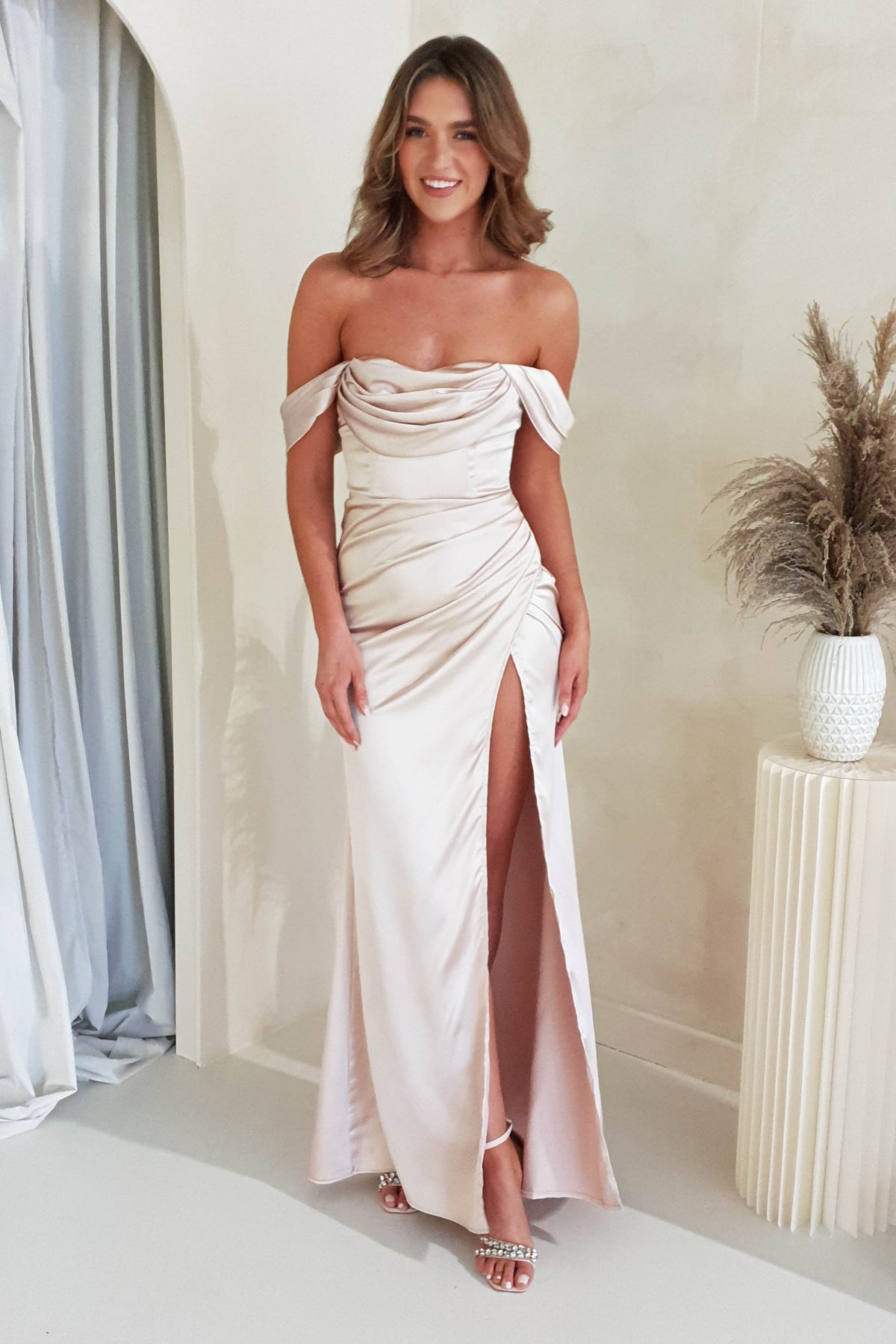 off the shoulder champagne dress Monica Gown creating a flattering shape A-Line Sweetheart Neck Taffeta Size:29W / XS / 44 EUR collection:tops
