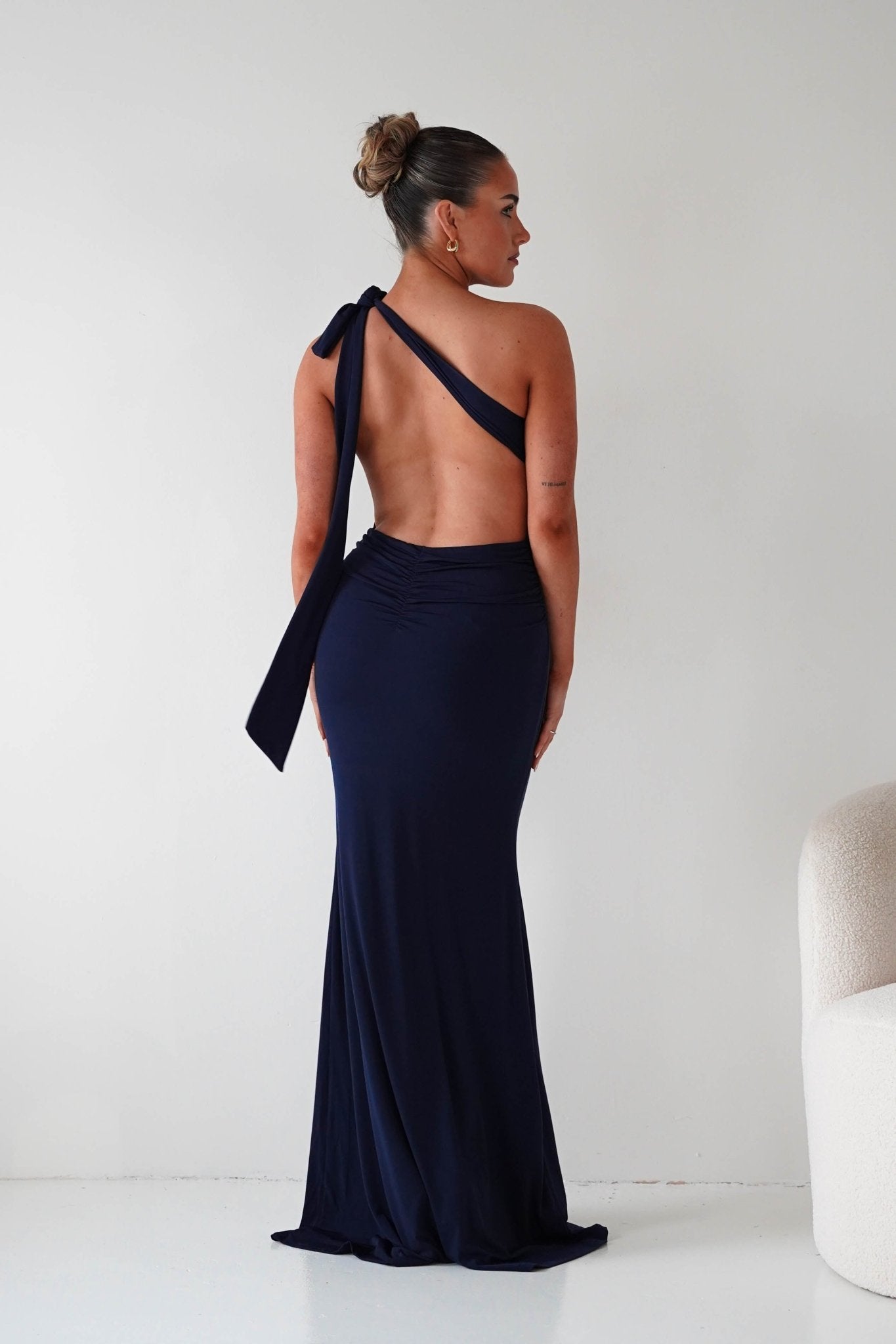 navy blue backless dress Seraphine Tie Bodycon Maxi Gown | Colour Family: MULTI ALL ABOUT MY BUSINESS The flattering mermaid silhouette Color:Photo (Crimson)