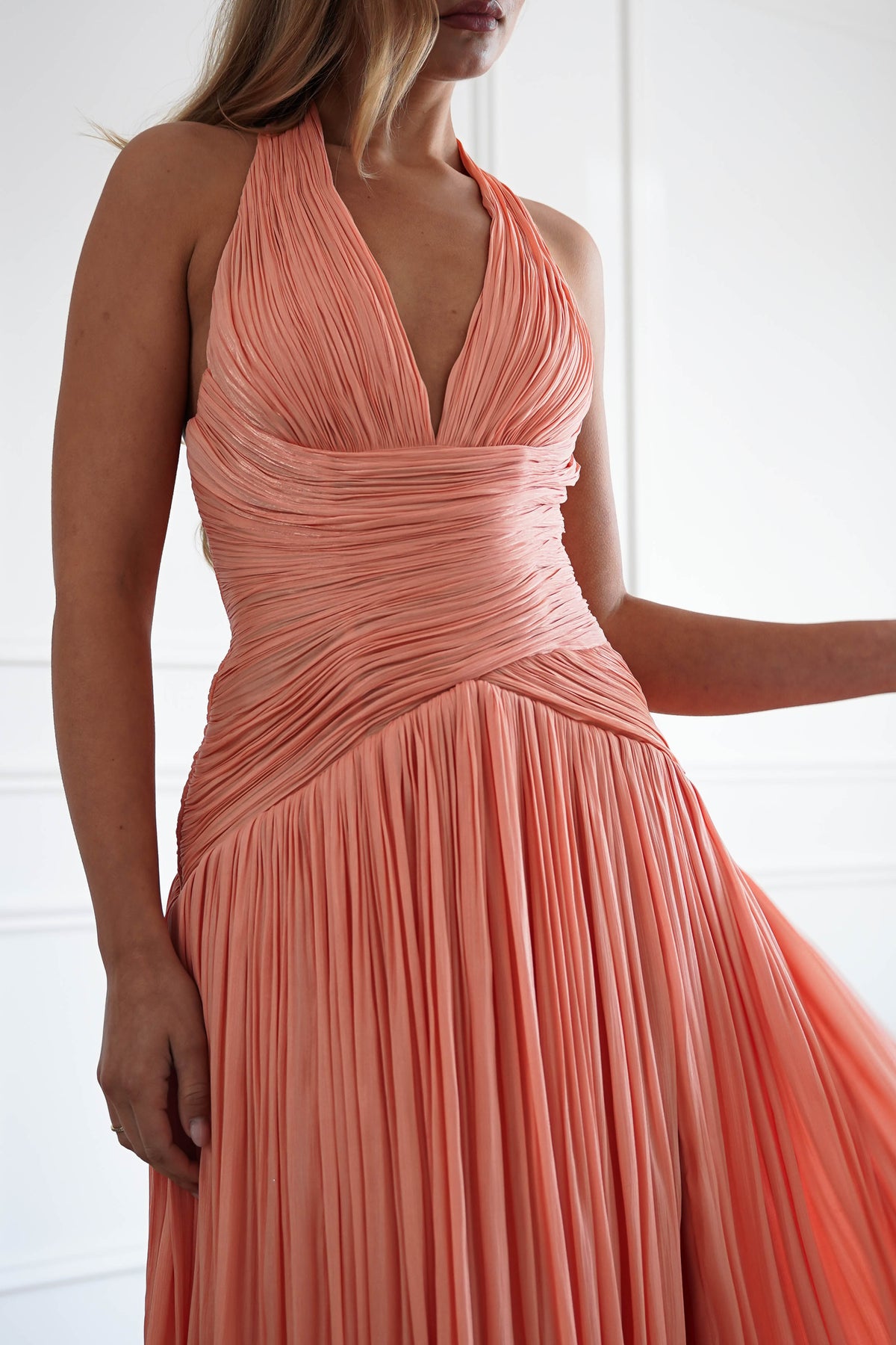 Oh Hello Clothing Dresses > Prom Dresses Sharelle Pleated Luminescent Maxi Gown | Peach