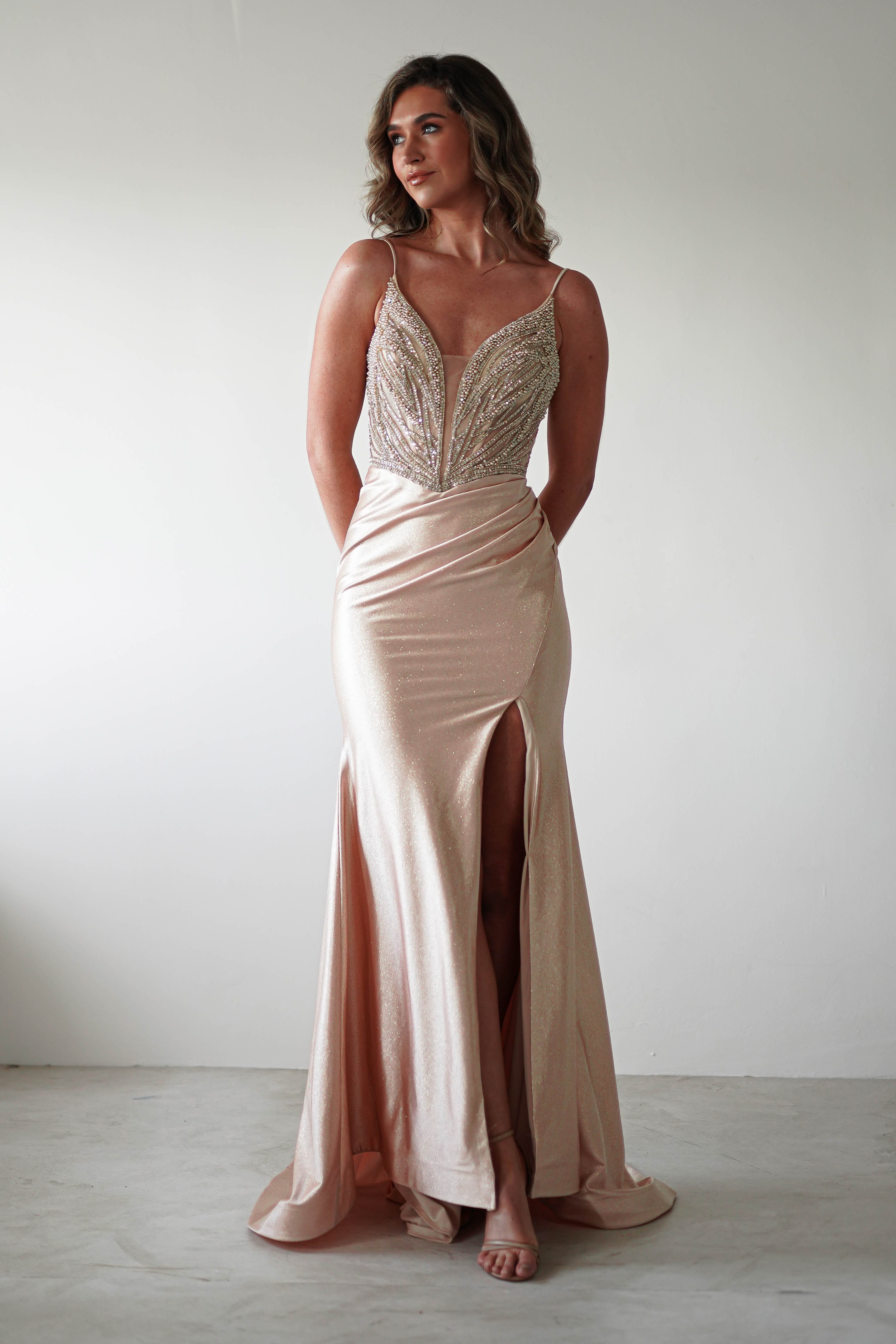 Tiah Glitter Embellished Gown | Gold