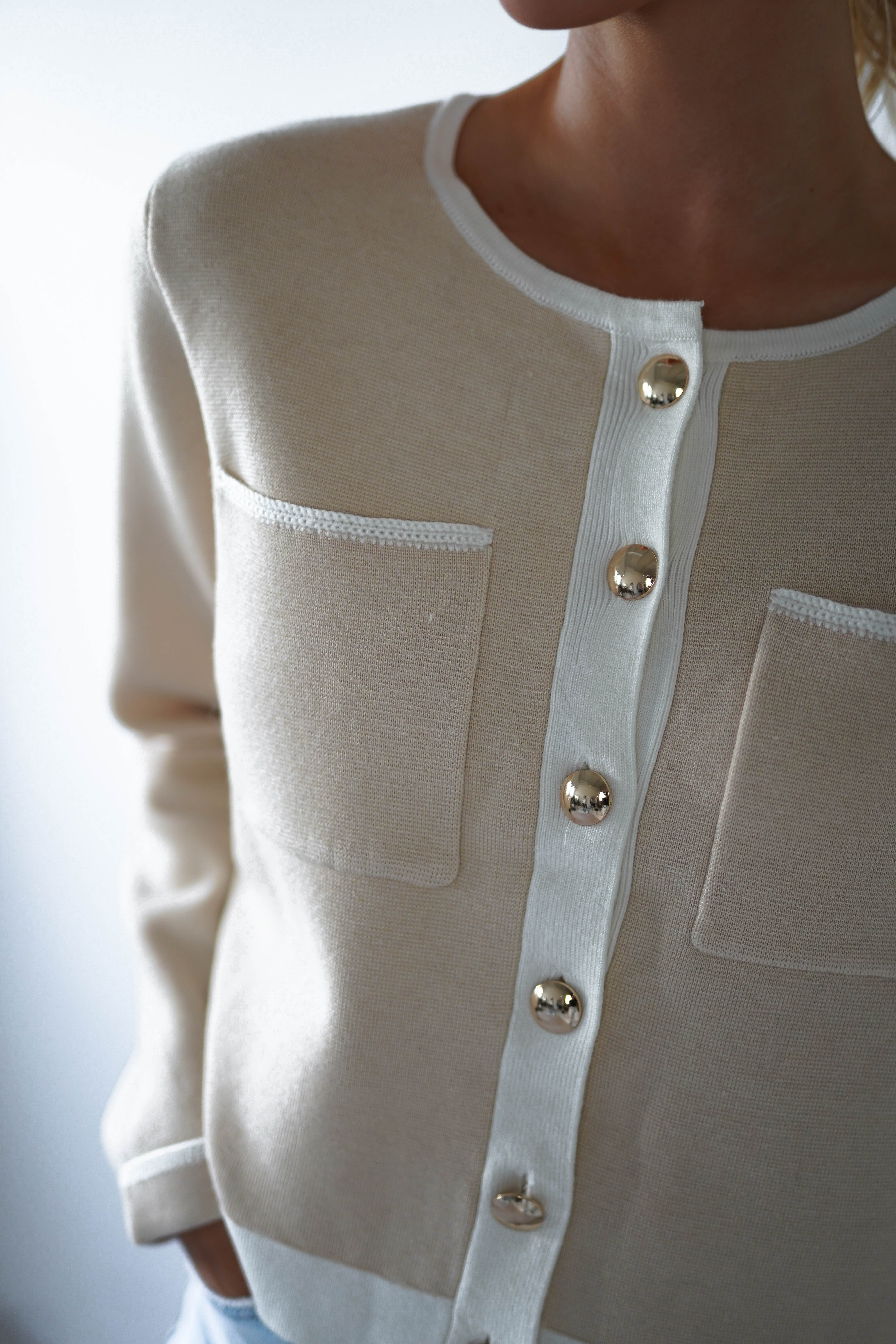 Stelle Gold Button Cardigan | Beige/White