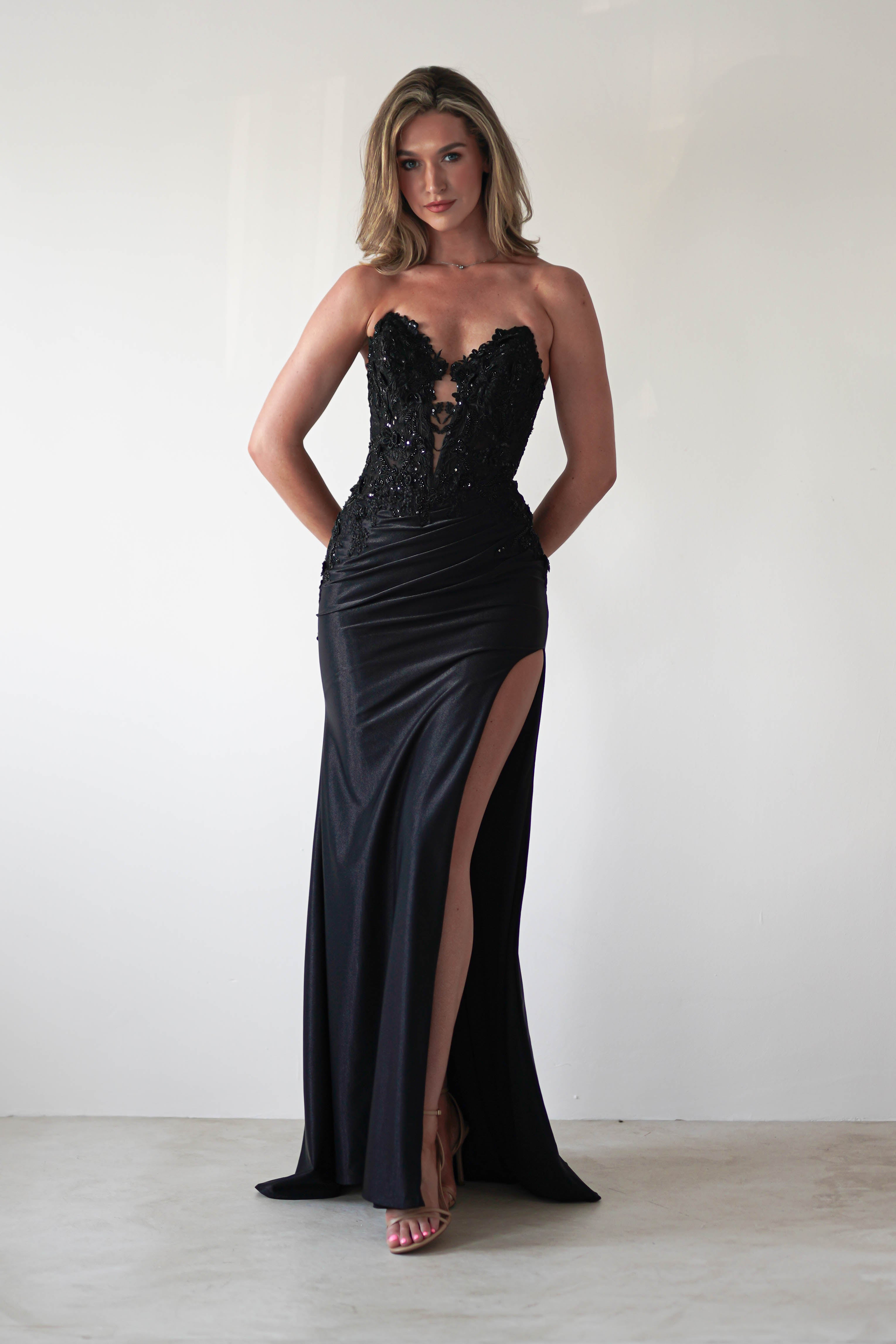 Perla Embellished Gown | Black
