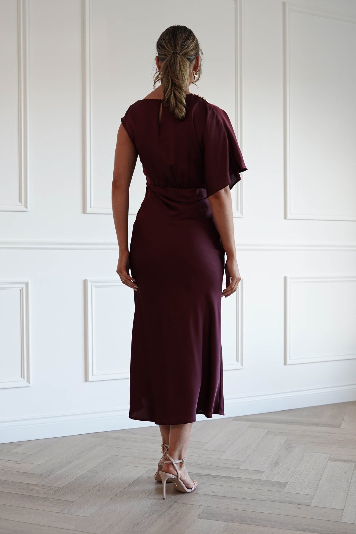 Cherry One Shoulder Satin Dress in Wine