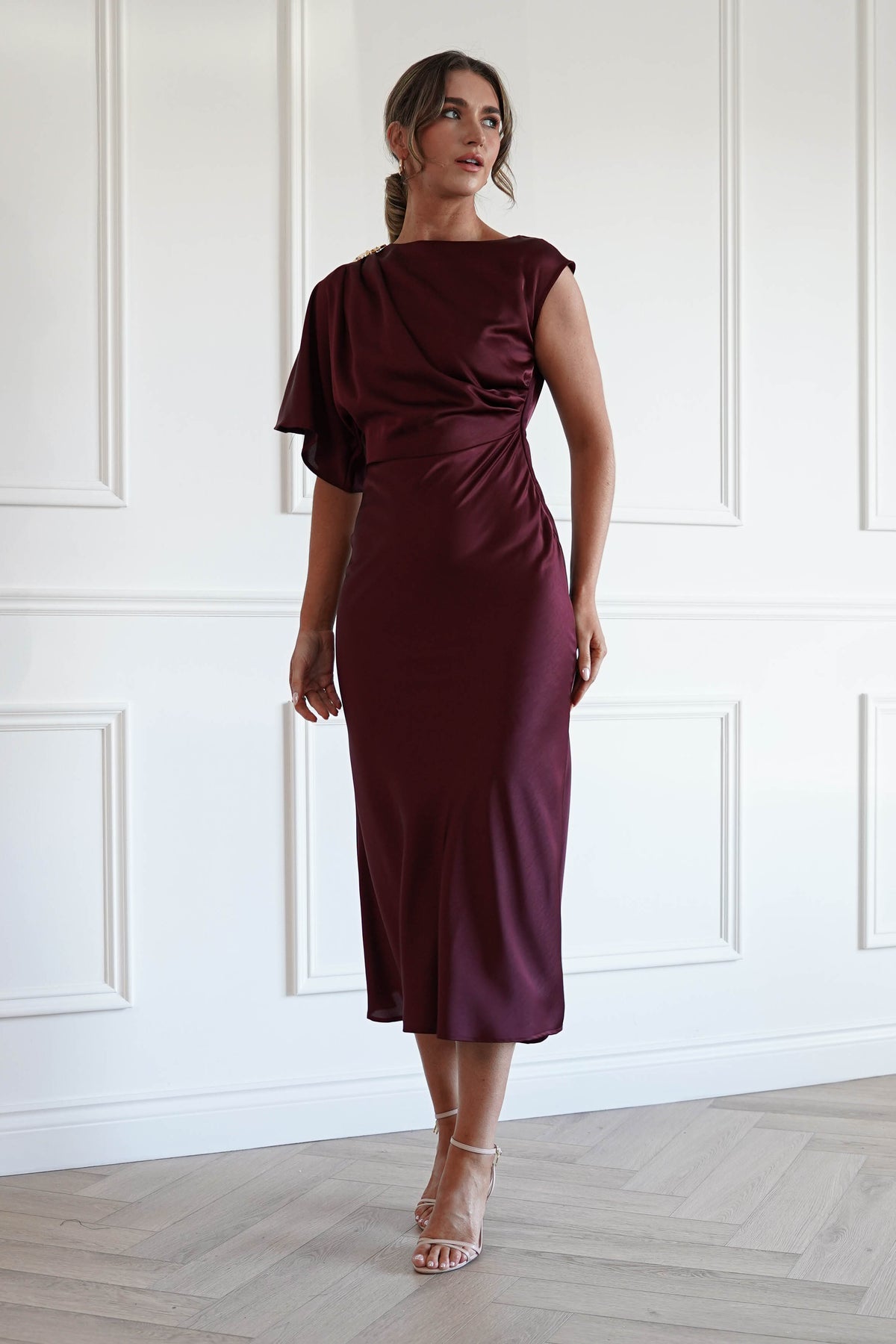 Cherry One Shoulder Satin Dress in Wine