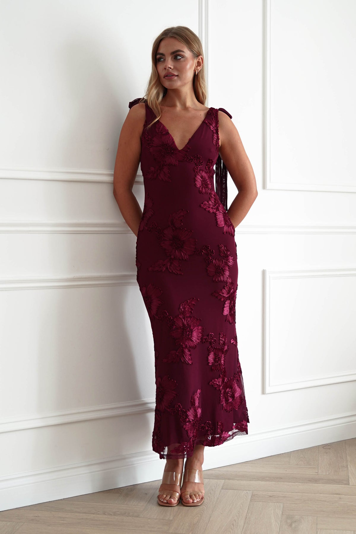 1*DONE-Cyra Maxikleid mit Blumenapplikationen | Neue Farbe - Weinrot