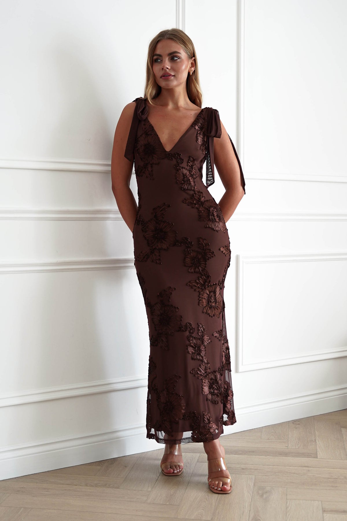 1*DONE-Cyra Floral Applikations-Maxikleid | Neue Farbe - Braun (Kopie)