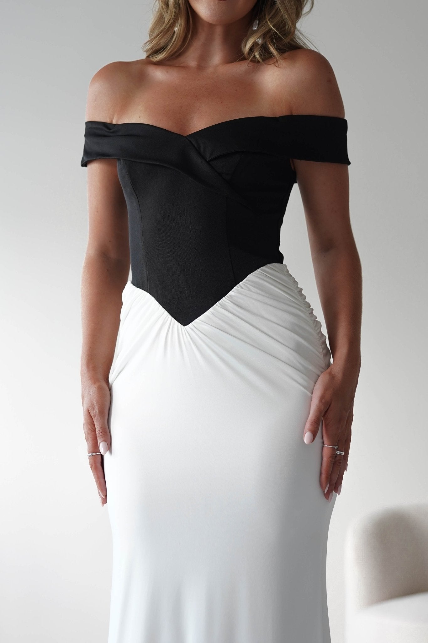 Abellina Bodycon Mixi Dress | White/Black | Oh Hello Clothing | XS (6)