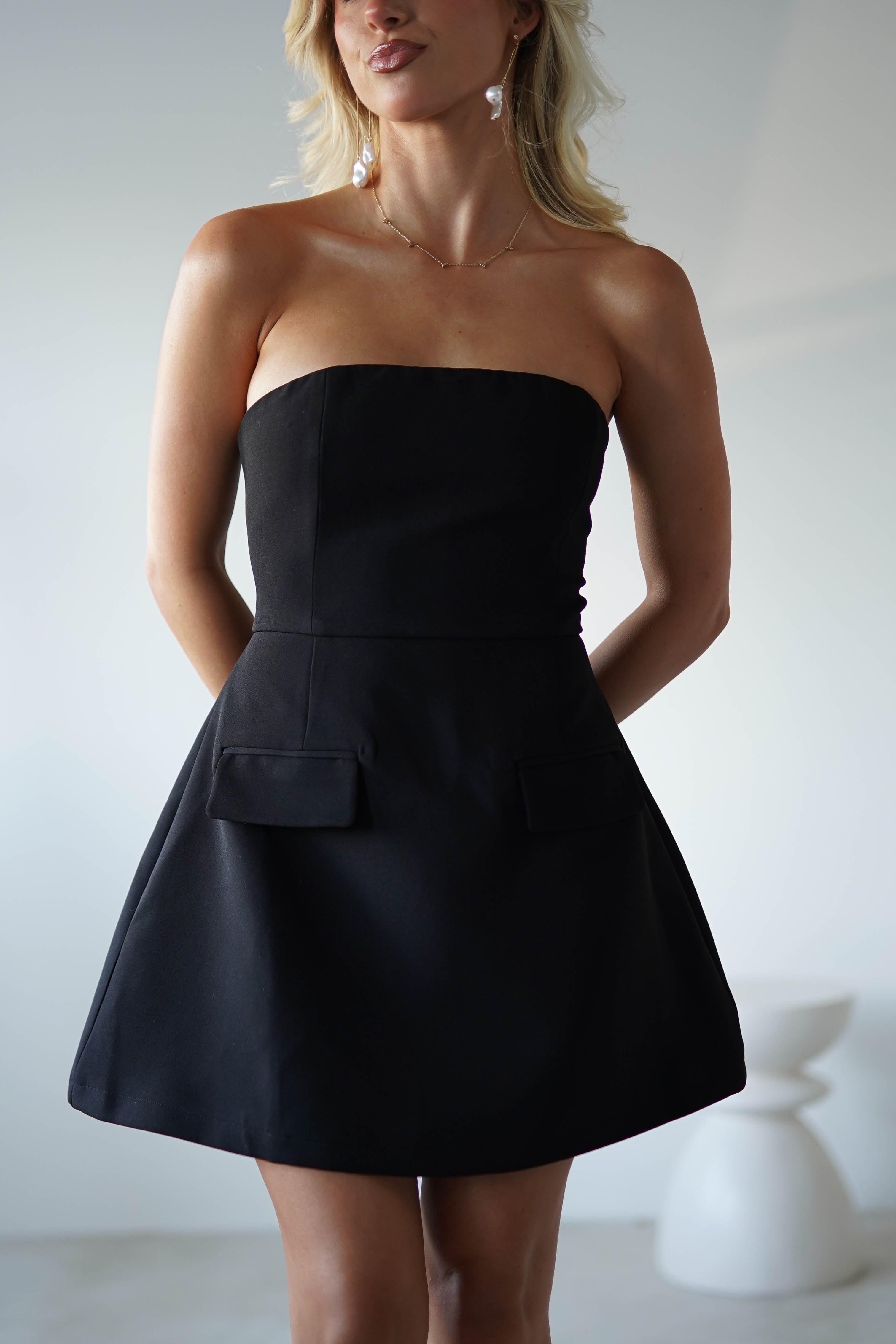 Karla Structured Strapless Mini Dress | Black