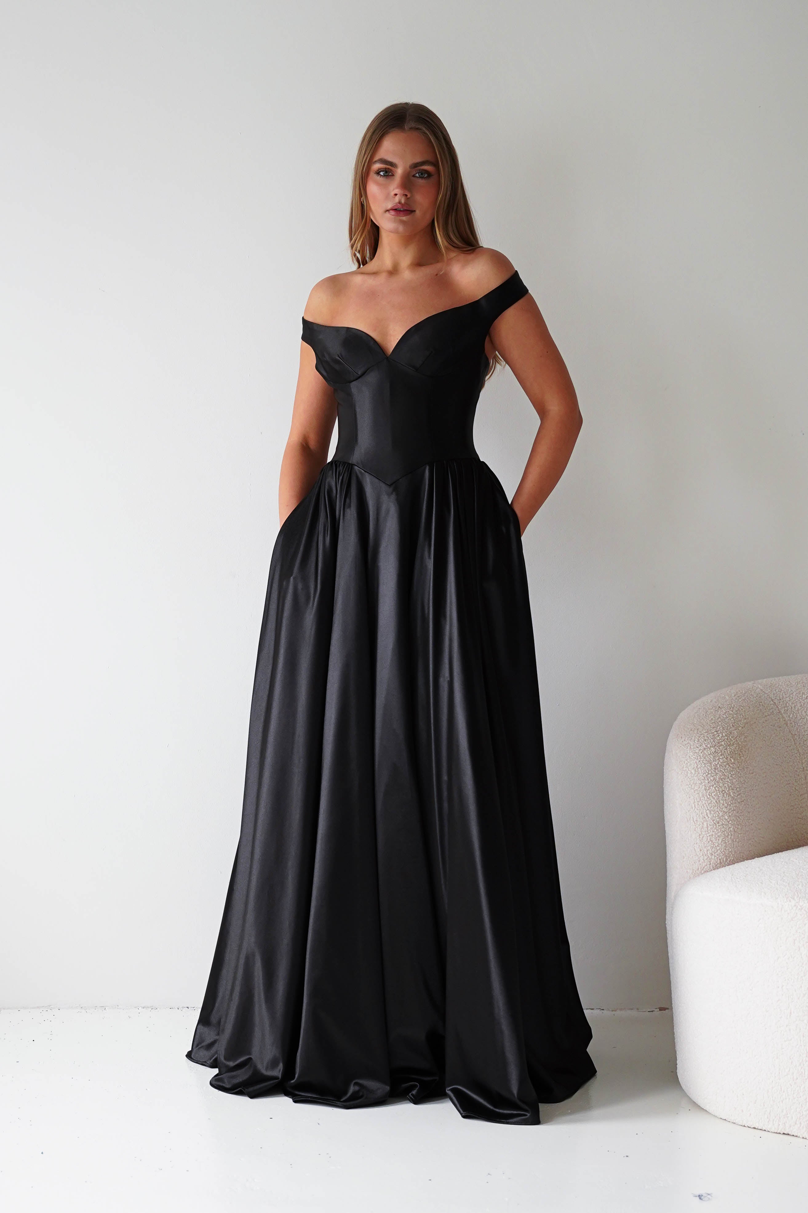 Oh Hello Clothing Dresses > Prom Dresses Irenia Off The Shoulder Structured Maxi Gown | Black