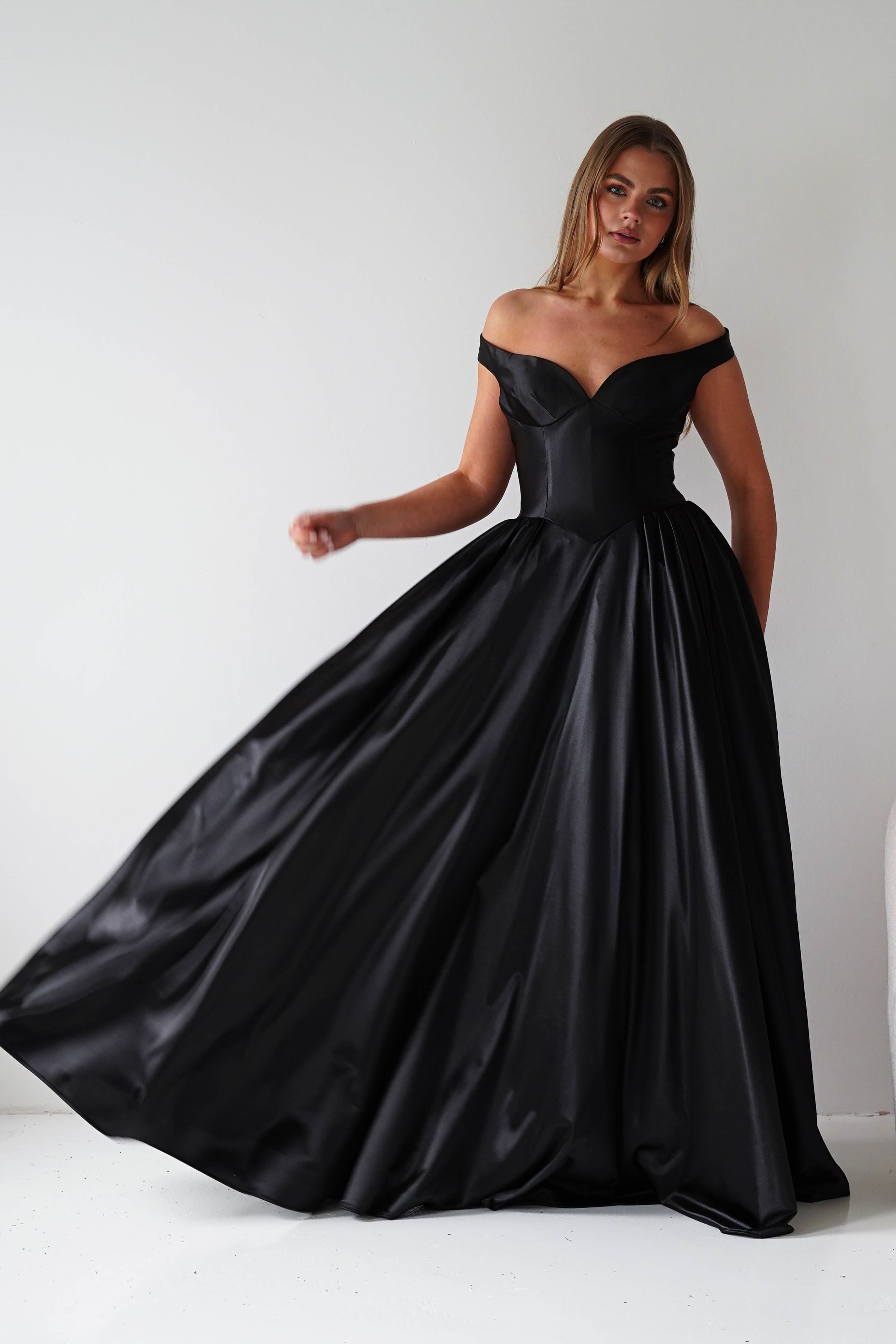 Oh Hello Clothing Dresses > Prom Dresses Irenia Off The Shoulder Structured Maxi Gown | Black