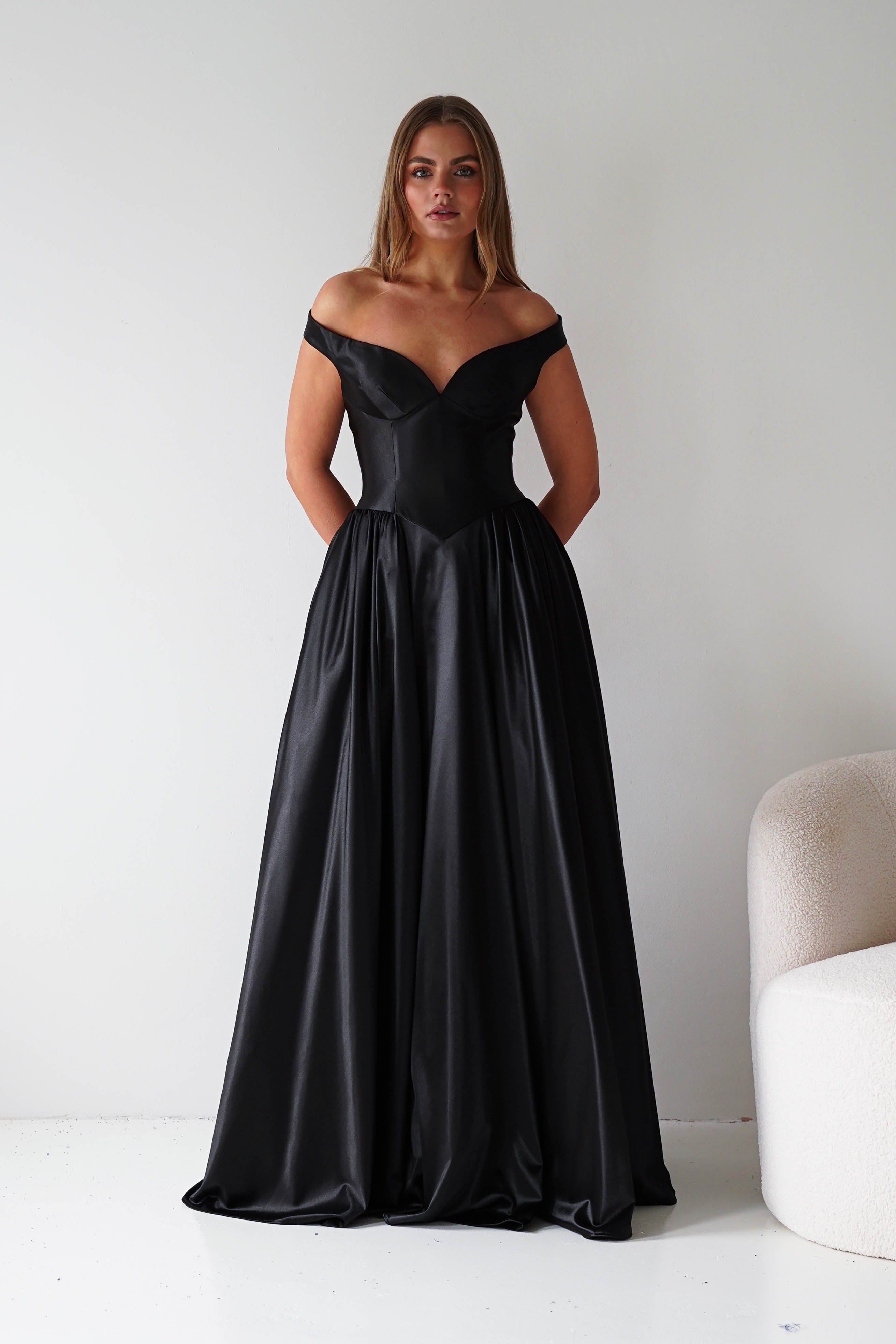 Oh Hello Clothing Dresses > Prom Dresses Irenia Off The Shoulder Structured Maxi Gown | Black