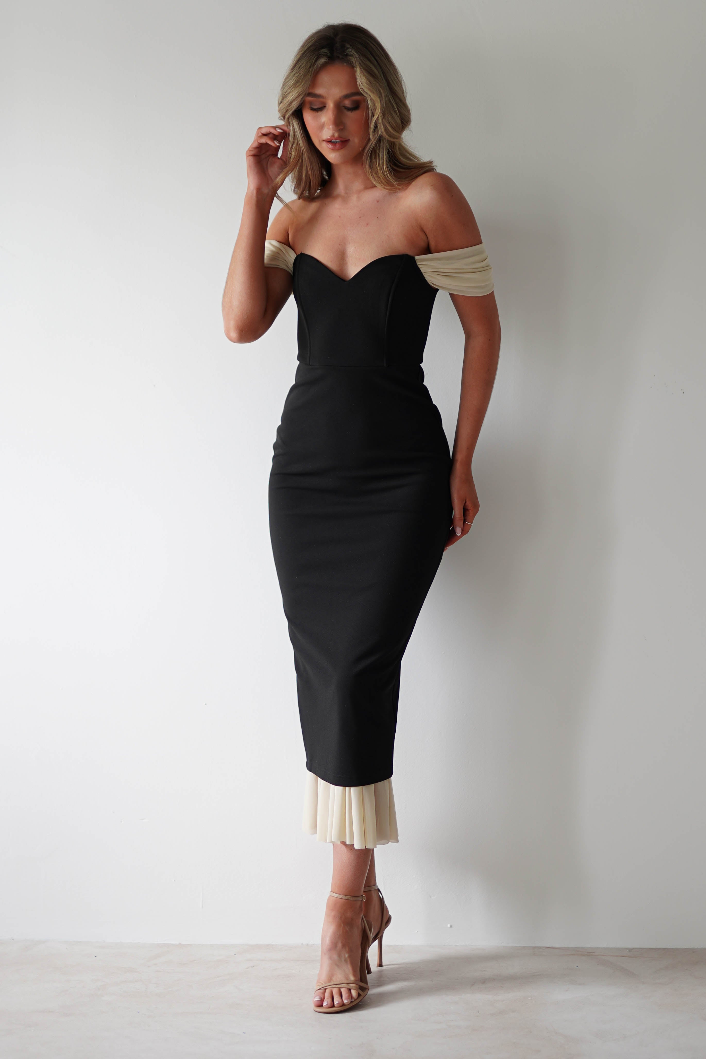 Jennifer Bodycon Midi Dress Black