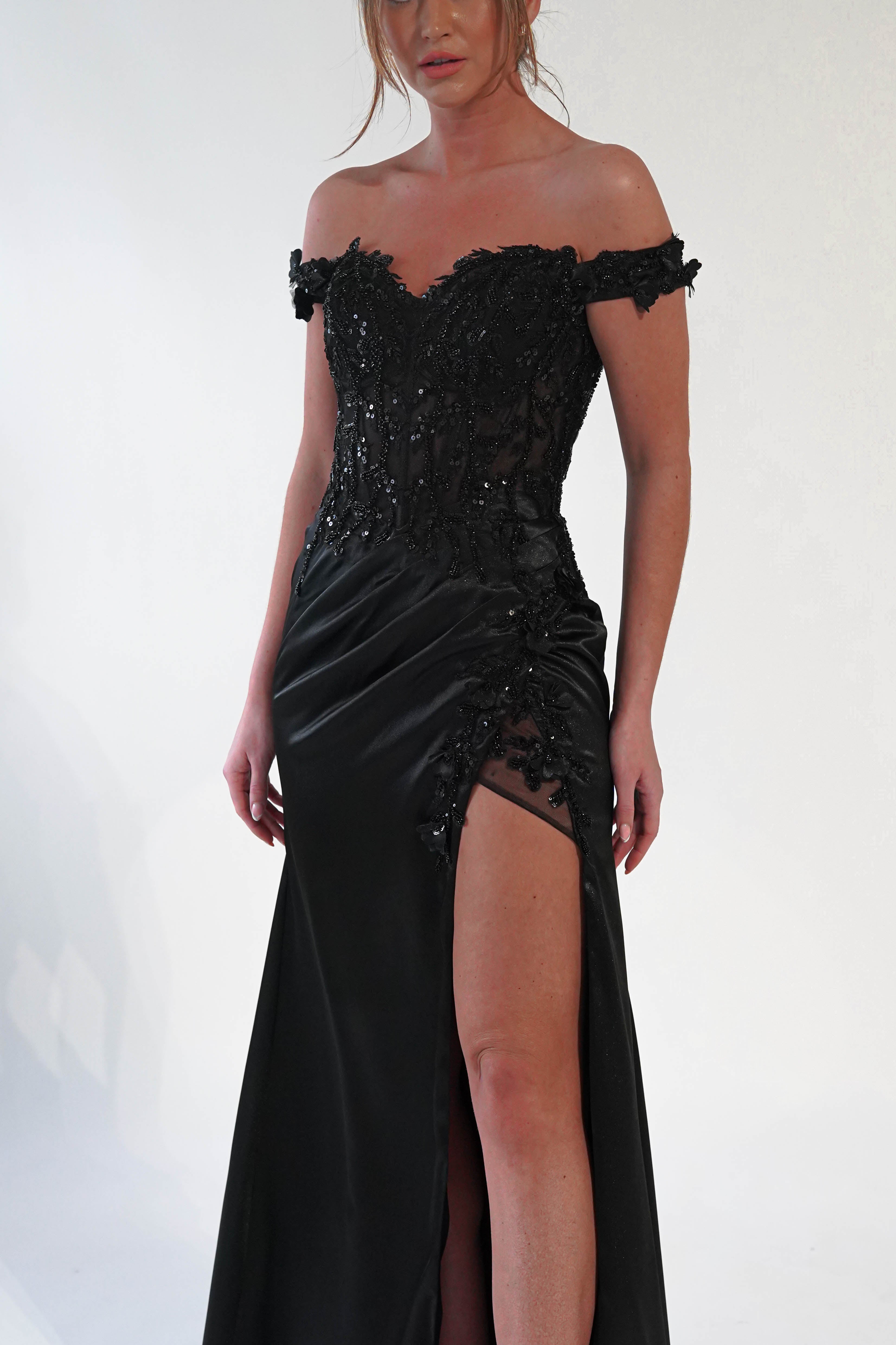 Khacy Embellished Gown | Black