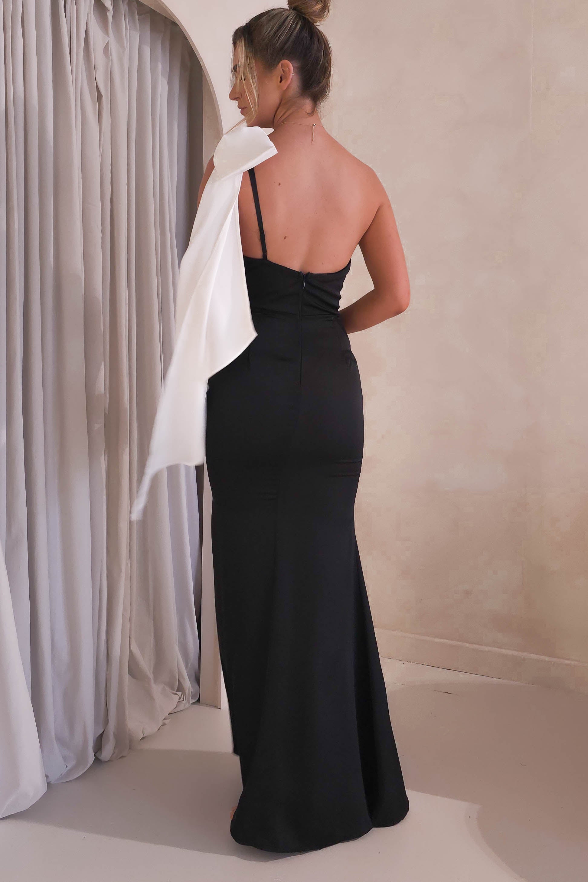 Marvie Bow Detail Maxi Gown | Black