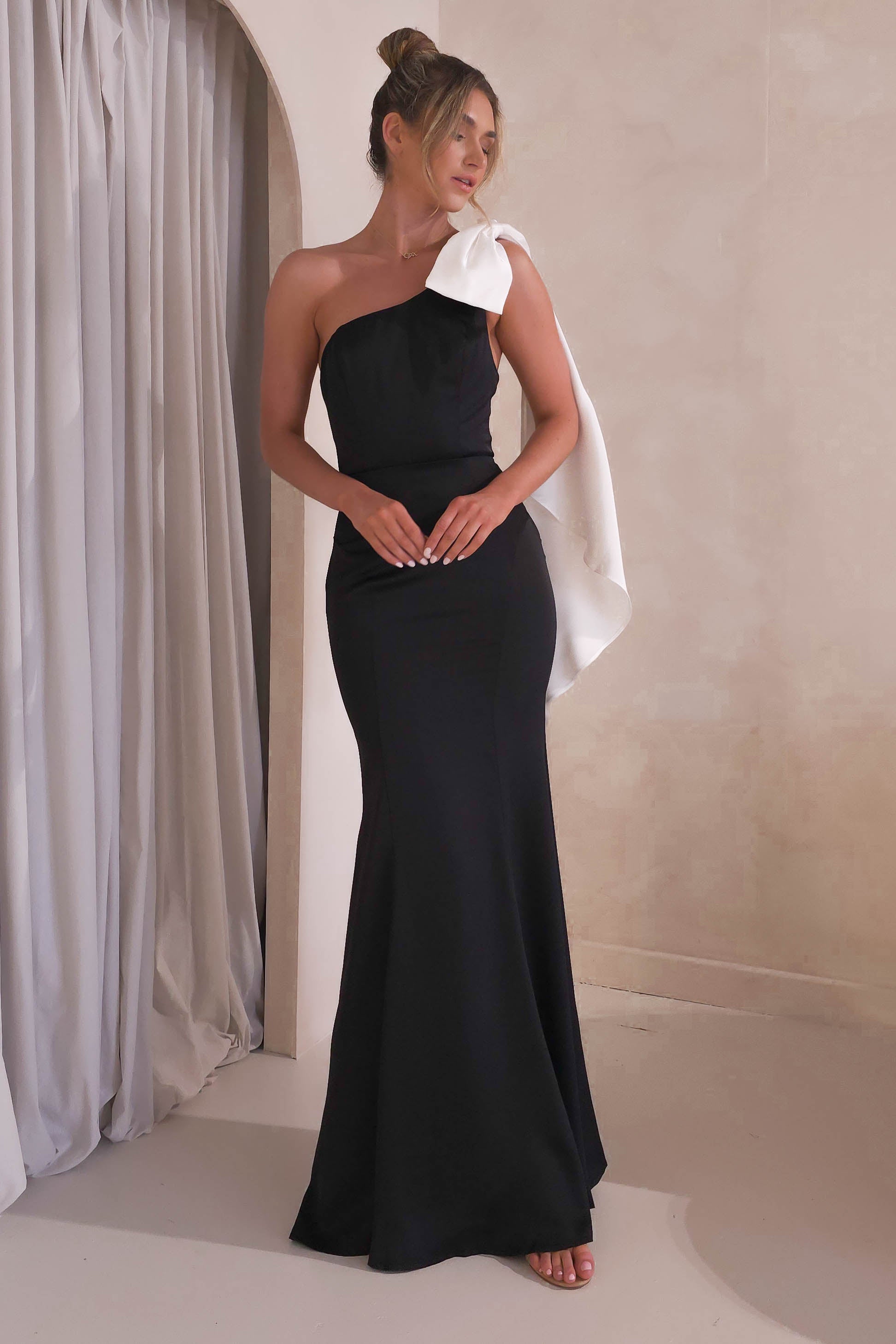 Marvie Bow Detail Maxi Gown | Black