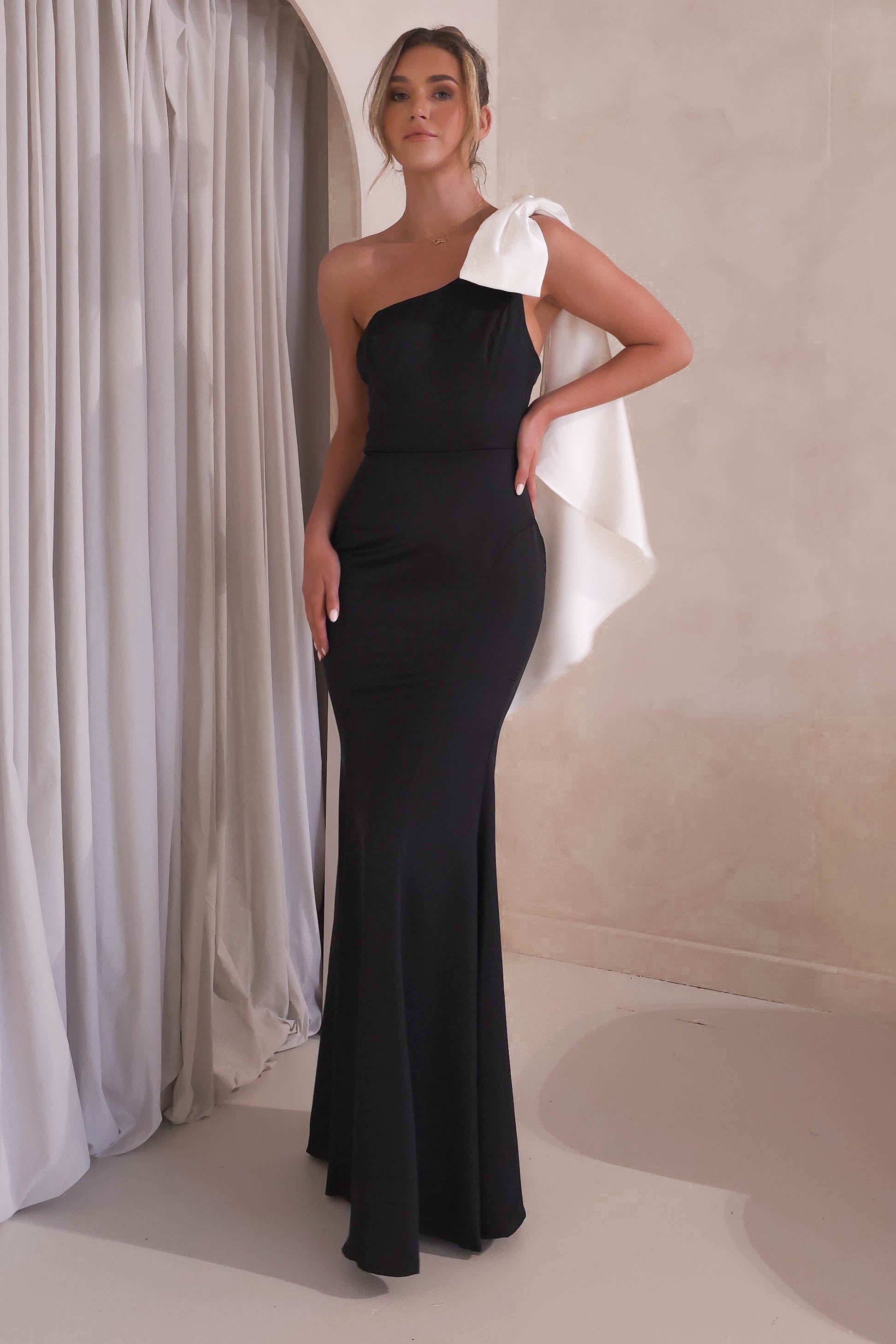 Marvie Bow Detail Maxi Gown | Black