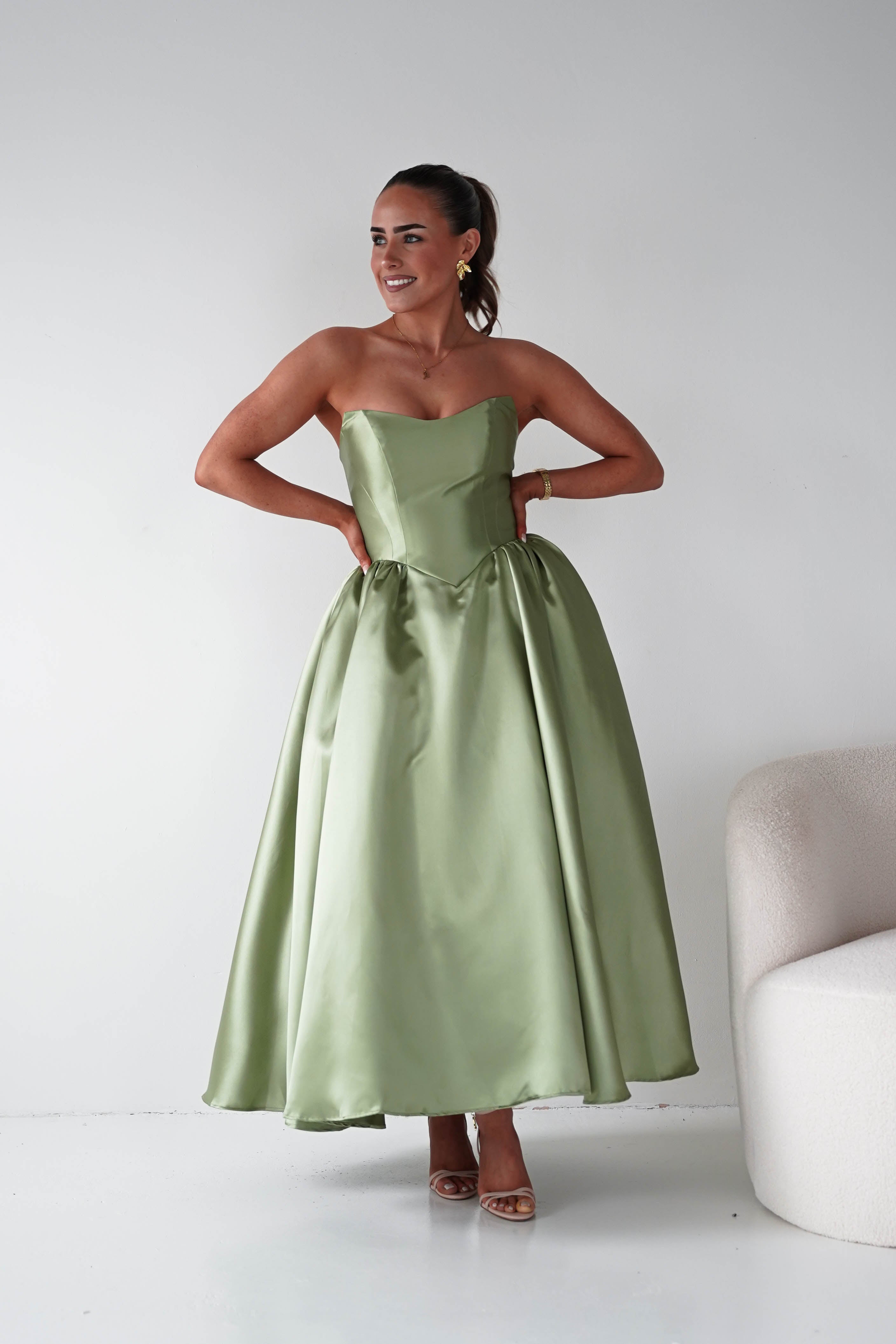 Oh Hello Clothing Women > Clothing > Dresses Phoebe Sweetheart Strapless Midi Dress | Sage