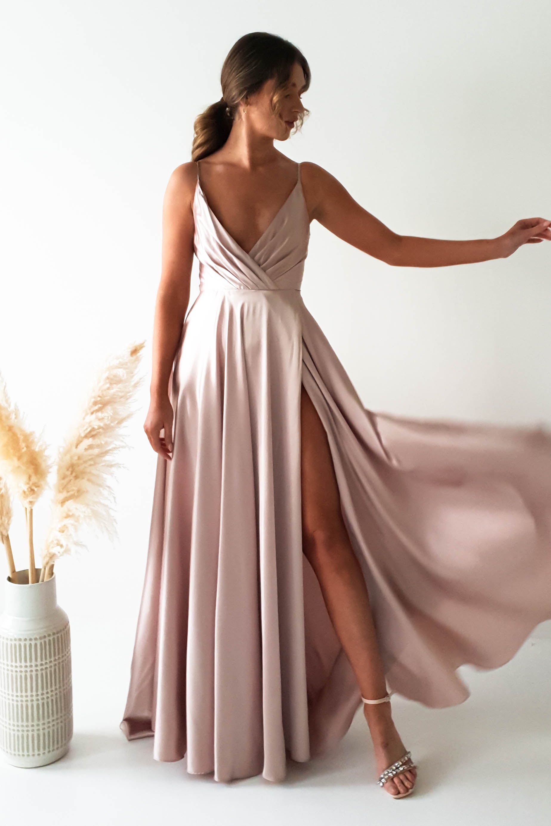 Long satin best sale champagne dress