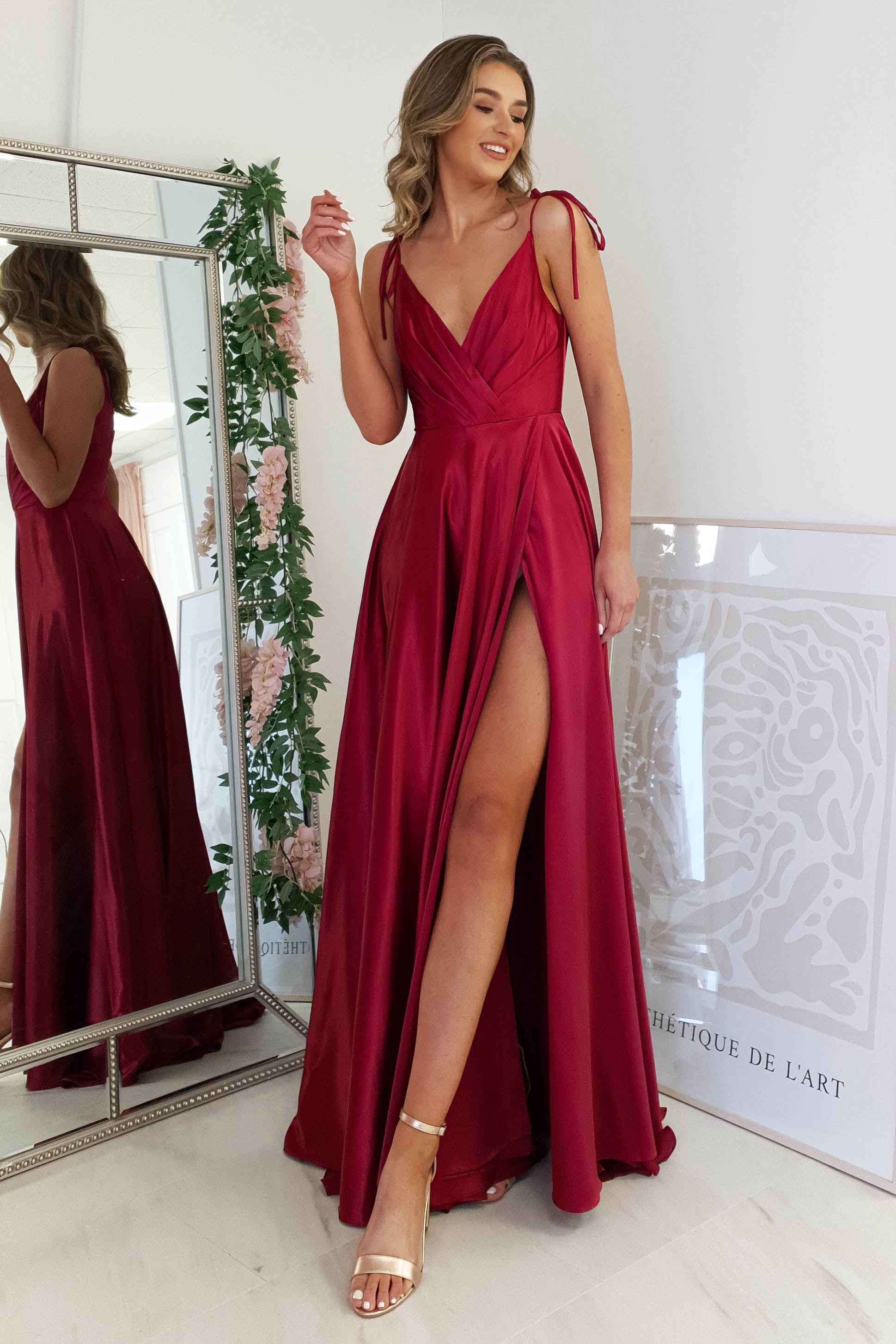 Rio Kleid aus weichem Satin | Burgund